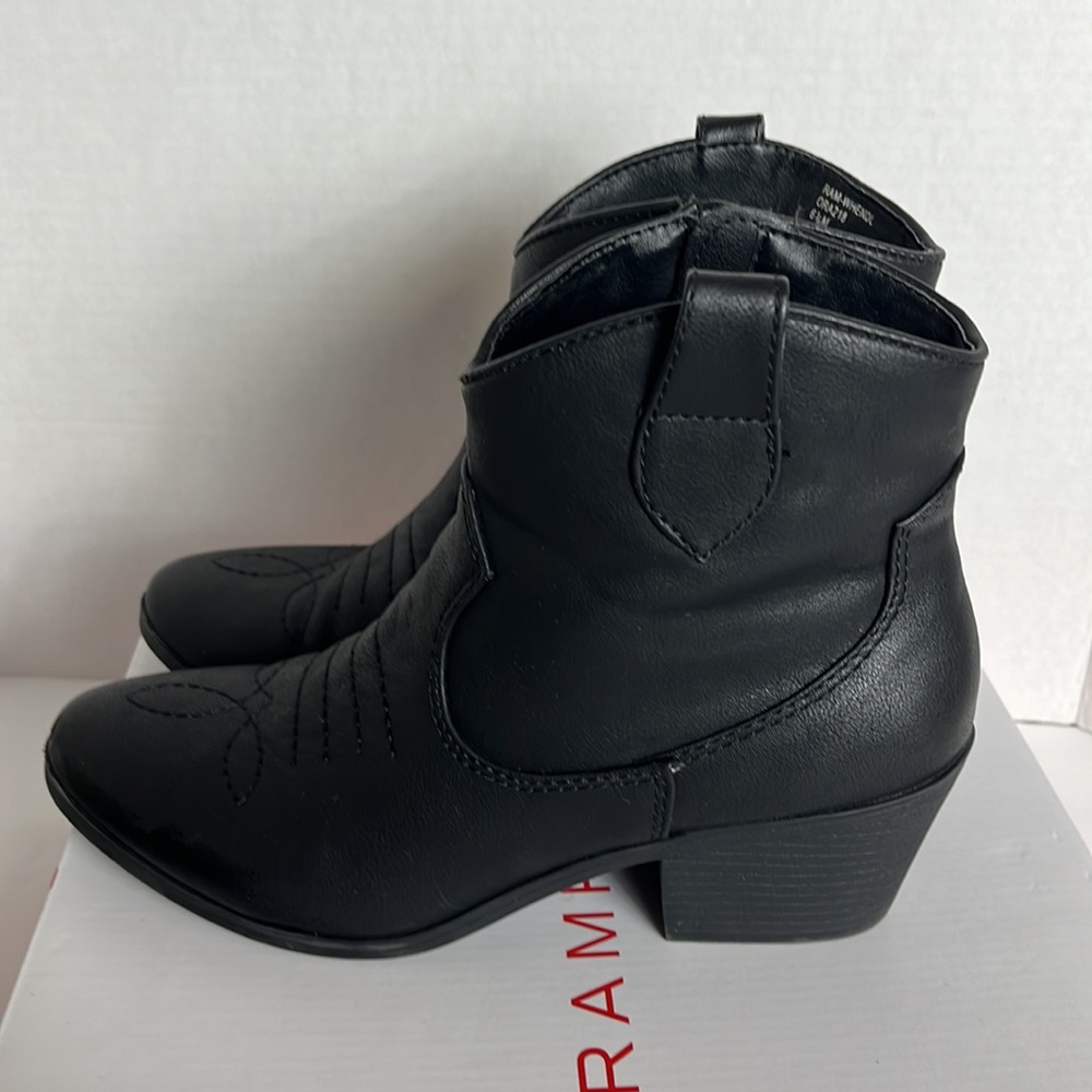 NWOT Rampage Ankle Boots - Picture 4 of 12